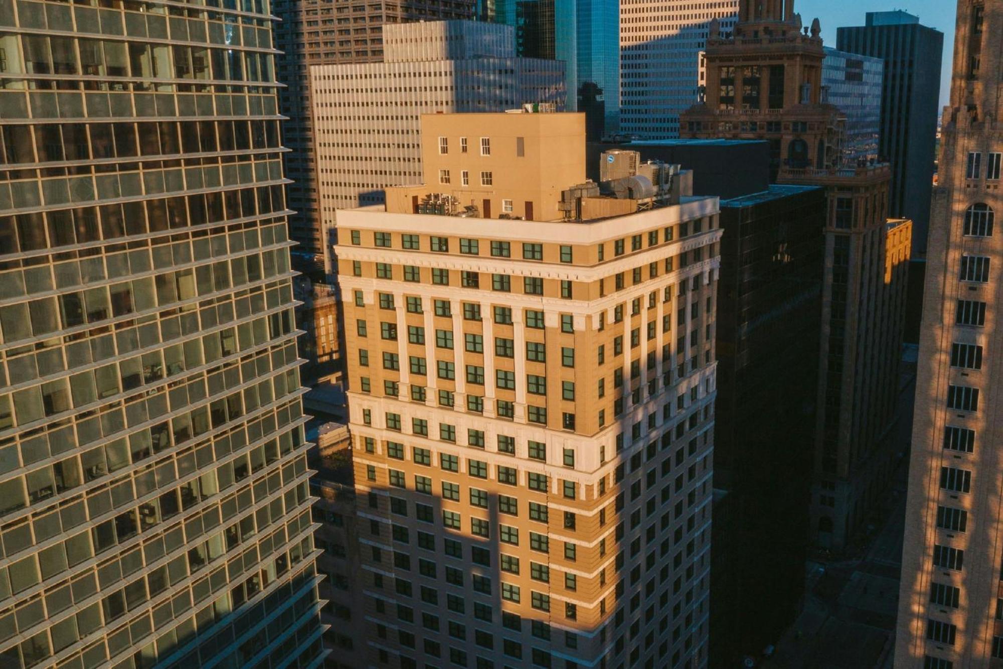 Jw Marriott Houston Downtown Hotel Exterior photo